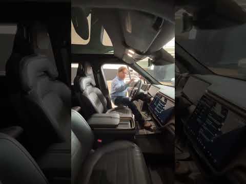 Updates on the 2025 Rivian R1S